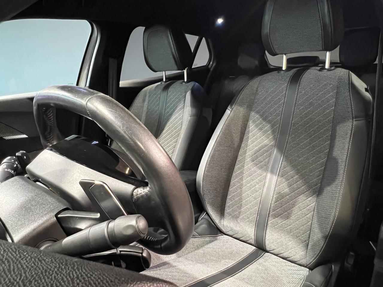 Peugeot 2008 BlueHDi 130 S&S EAT8 Allure