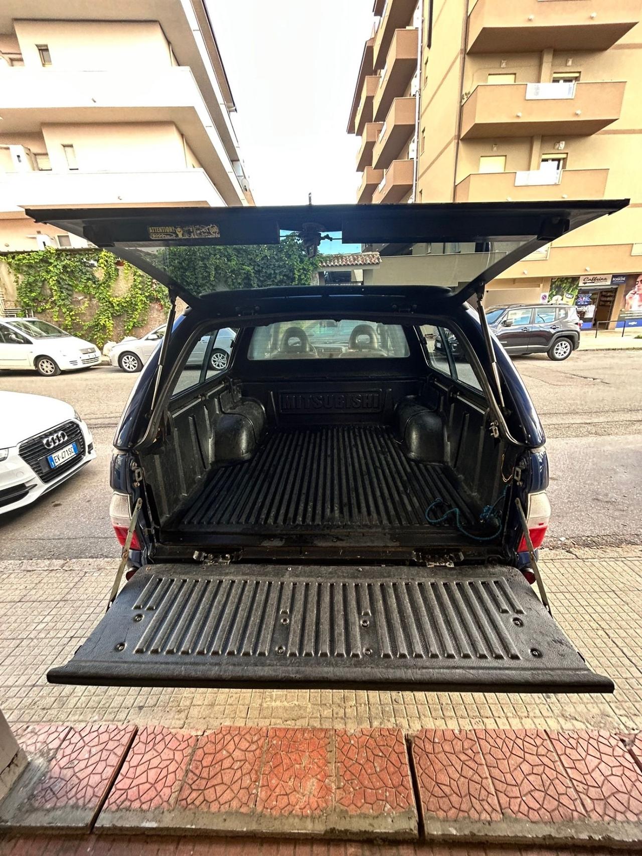 Mitsubishi L200 2.5 TD cat 4WD Single Cab Invite