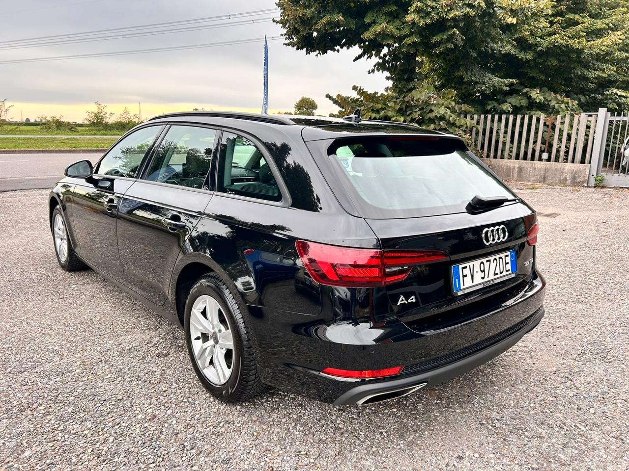 Audi A4 Avant 35 TDI S tronic S line edition