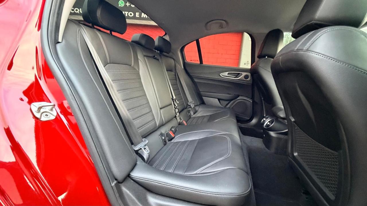 Alfa Romeo Giulia 2.2 Turbodiesel 210 CV AT8 AWD Q4 Veloce