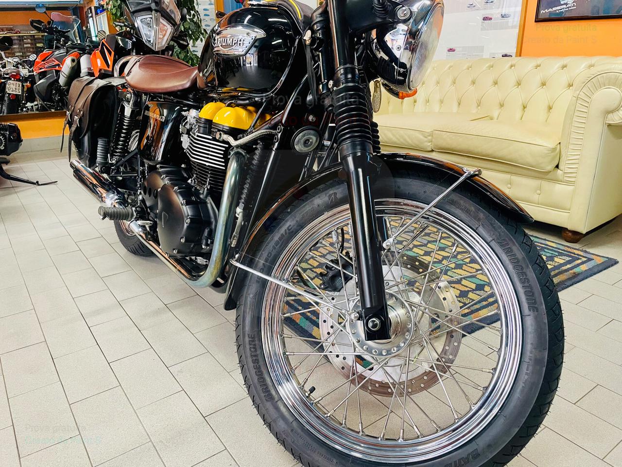 Triumph Bonneville T100 RUOTE A RAGGI