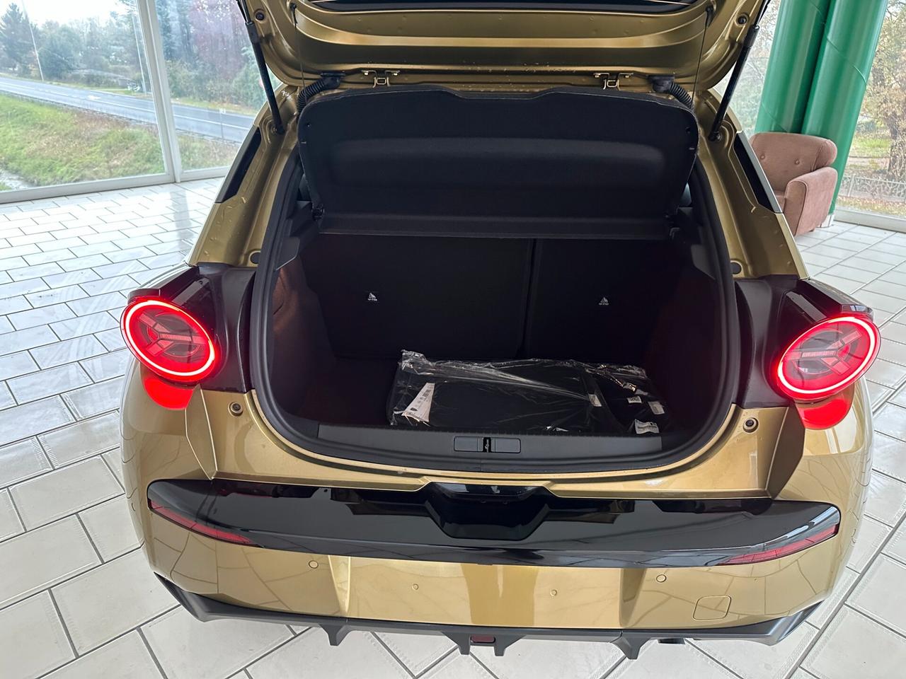 Lancia Ypsilon Hybrid e-DCT LX