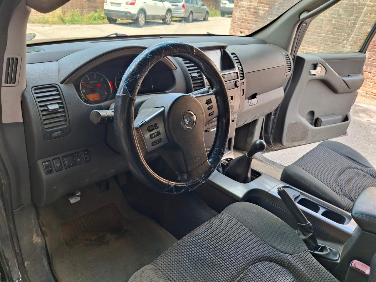 Nissan Pathfinder 2.5 dCi SE