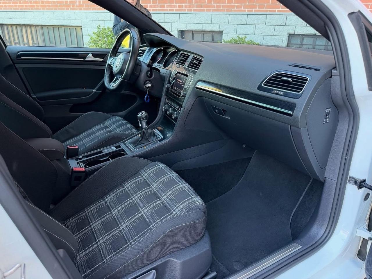 Volkswagen Golf GTD 2.0 TDI 5p. BlueMotion Technology