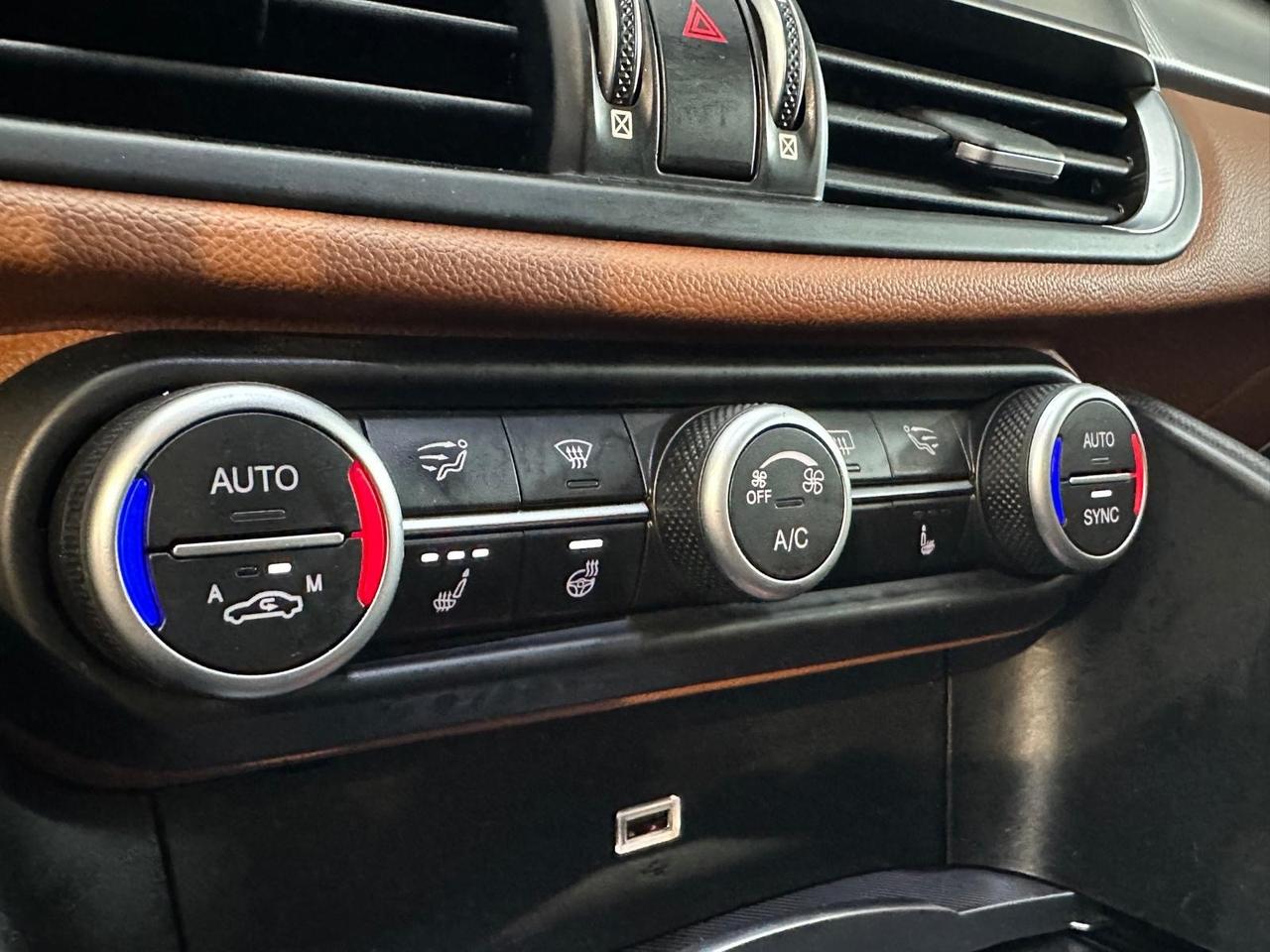 Alfa Romeo Giulia 2.2 Turbodiesel 210 CV AT8 AWD Q4 Veloce