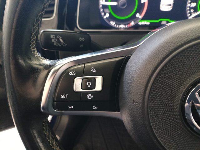 VOLKSWAGEN Golf 2.0 TDI 5p. Executive BlueMotion Technology R LINE