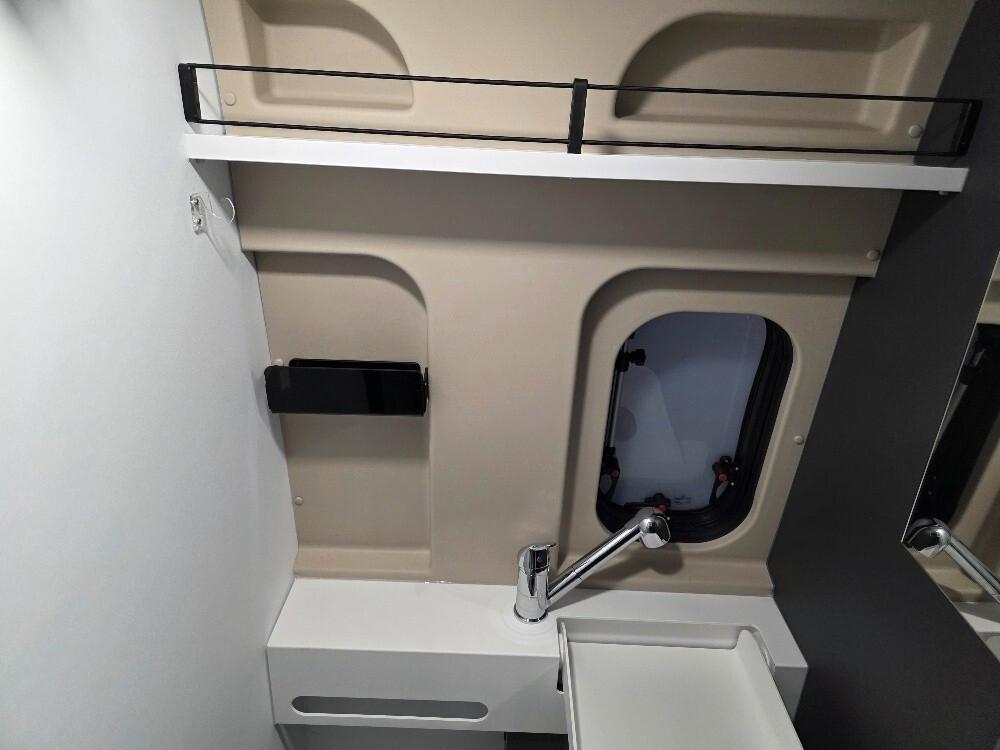 CAMPER MCLOUIS VAN 1 NEXT