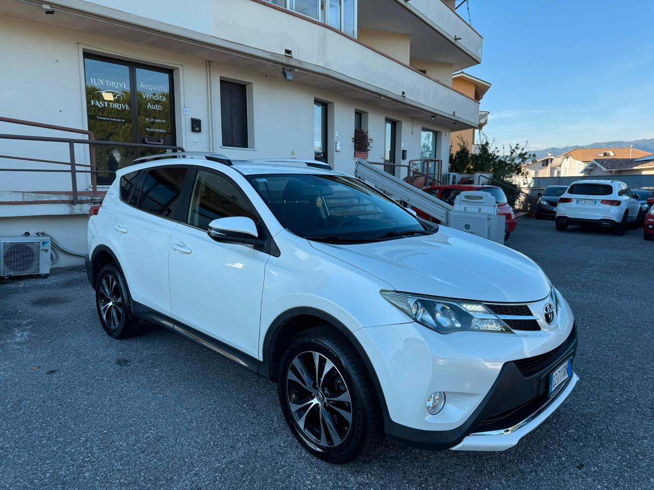 Toyota RAV 4 RAV4 2.0 D-4D 4WD Style White Ed.