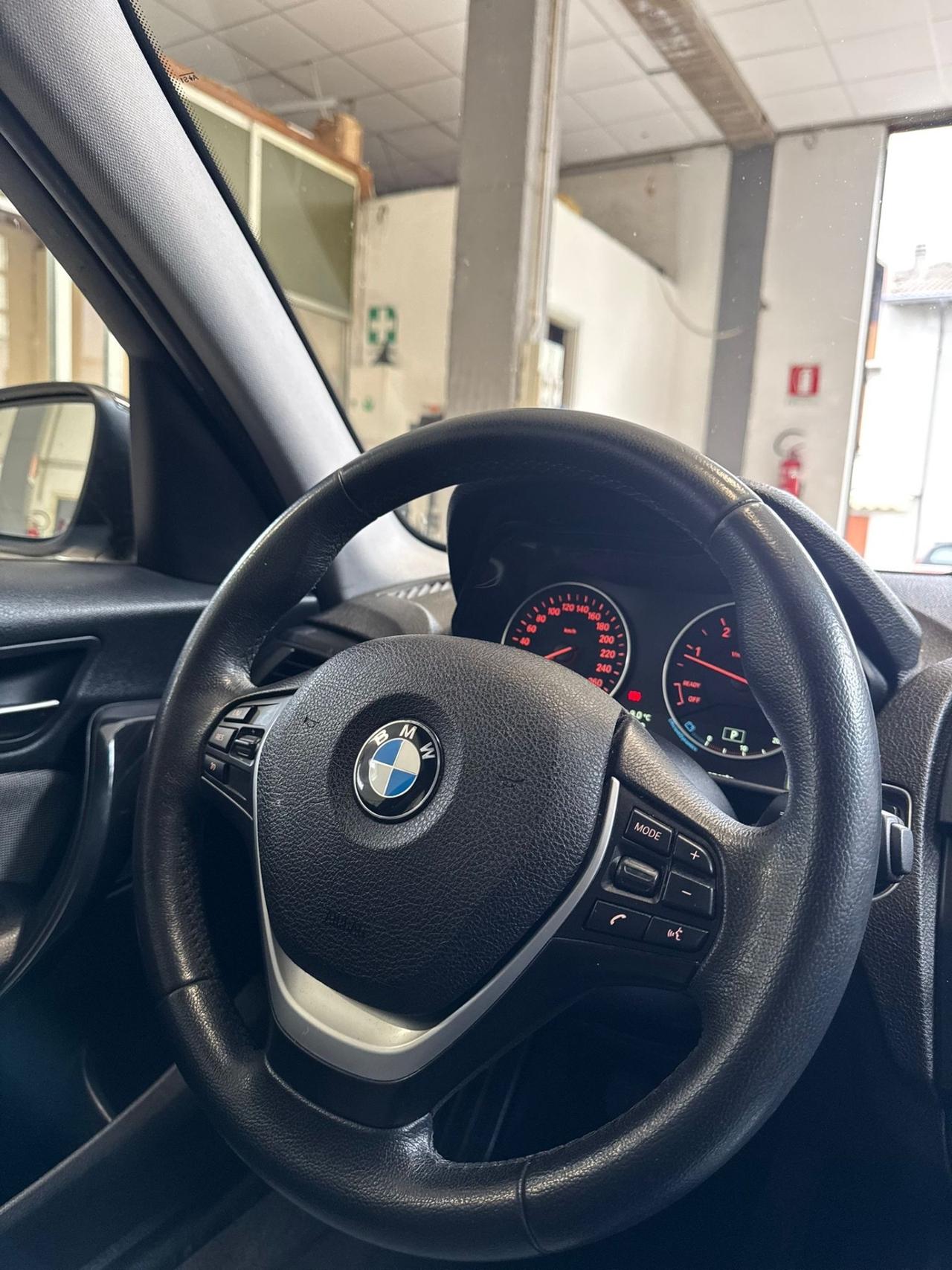 Bmw 118 116d 5p. Urban