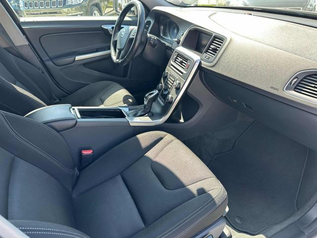 VOLVO V60 D2 Geartronic R-design