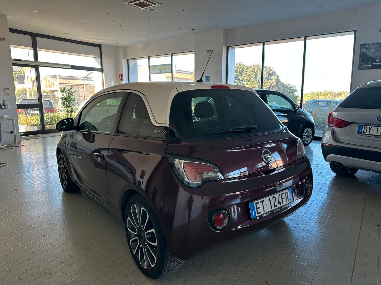 Opel Adam 1.2 70 CV White/Black Link