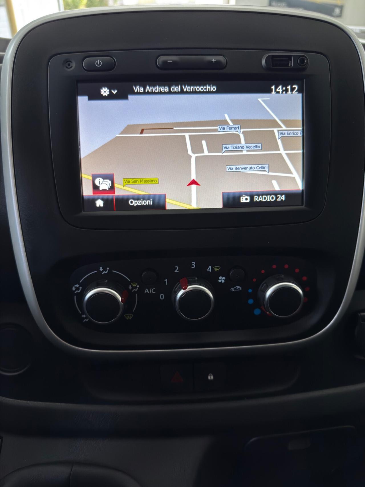 Renault Trafic T27 2.0 dCi 120CV PC-TN Zen N1