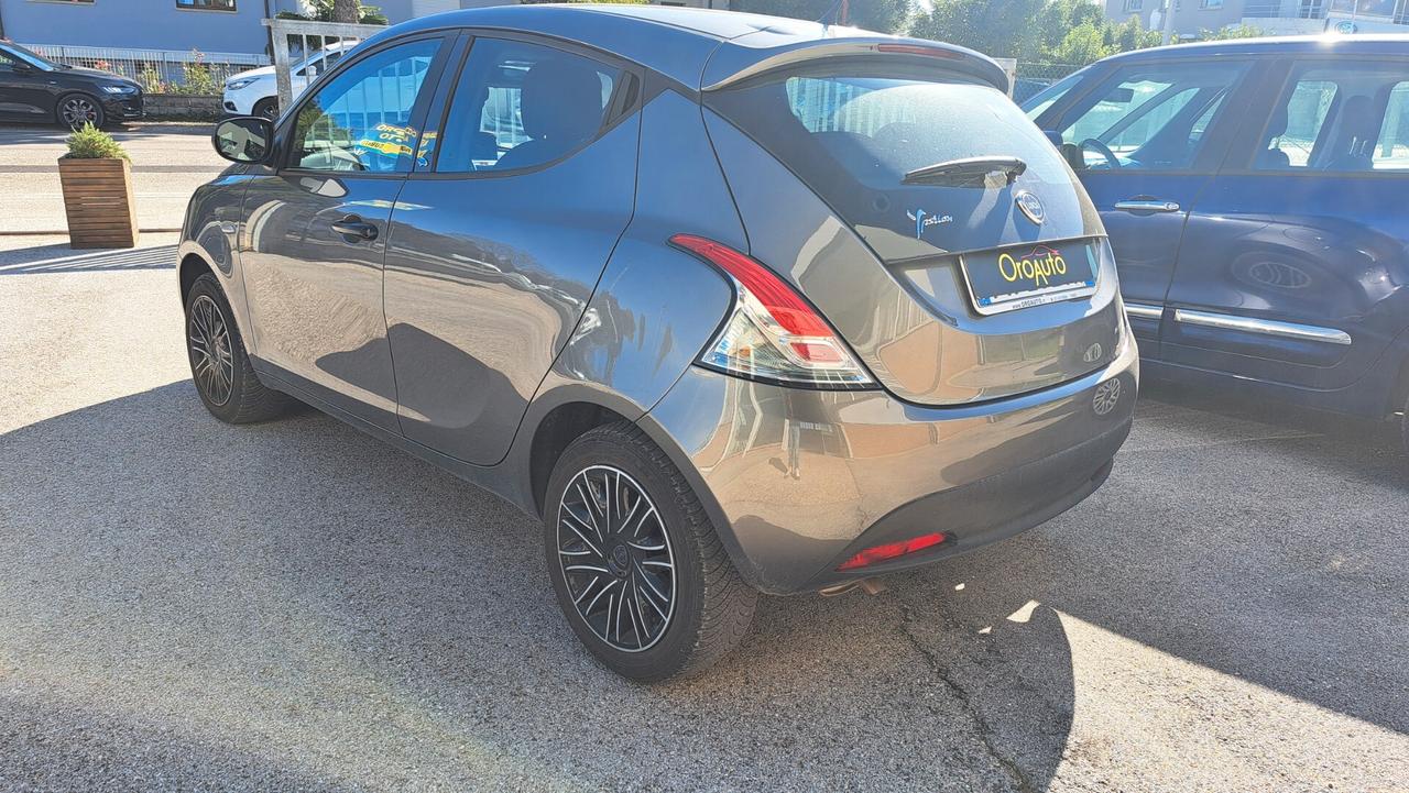 Lancia Ypsilon 1.2 69 CV 5 P. Clima-V.Elettrici-Bluetooth...
