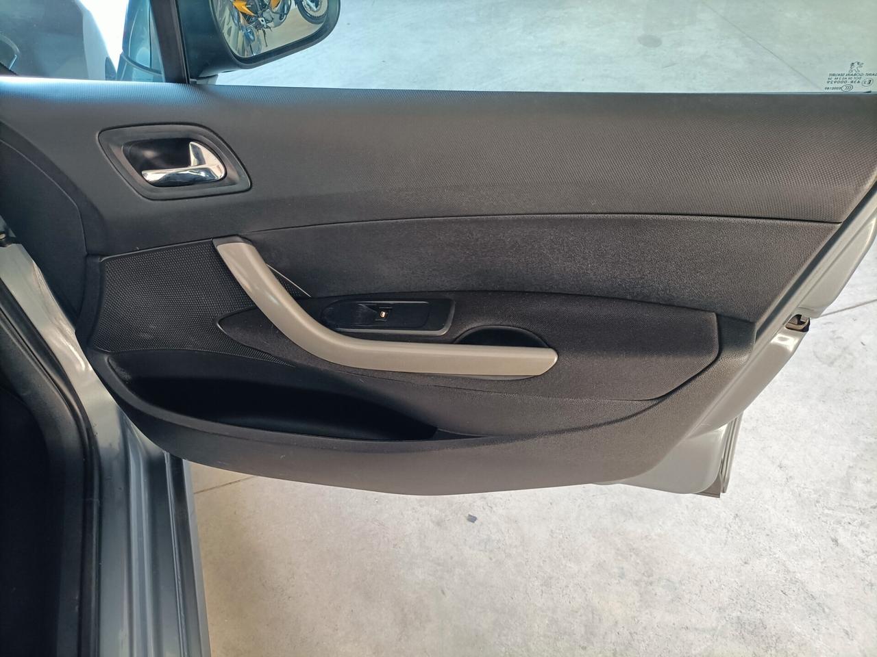 Peugeot 308 1.6 8V HDi 112CV SW Premium 02/2011