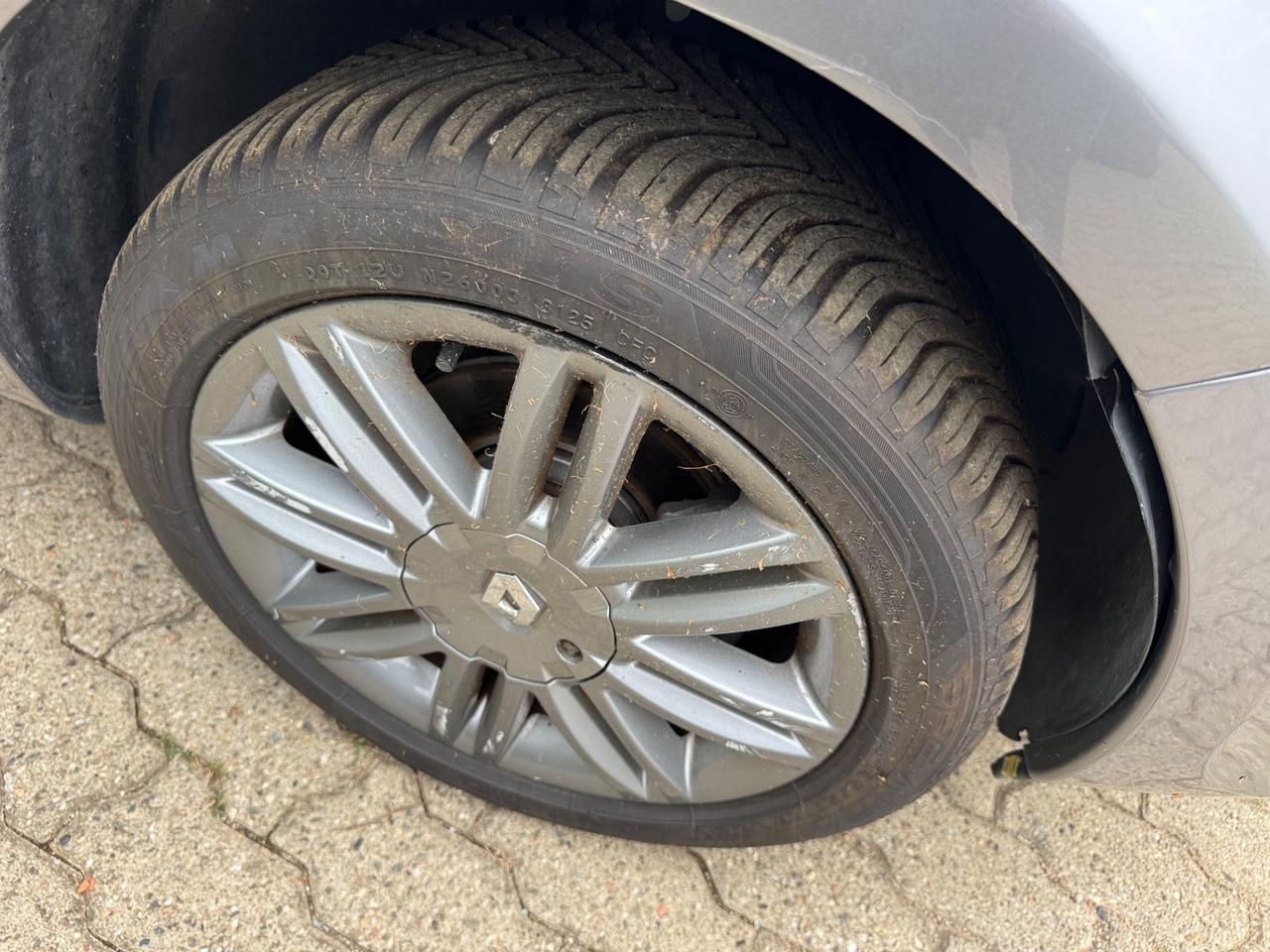Renault Clio 1.2 16V 5 p neopatentato