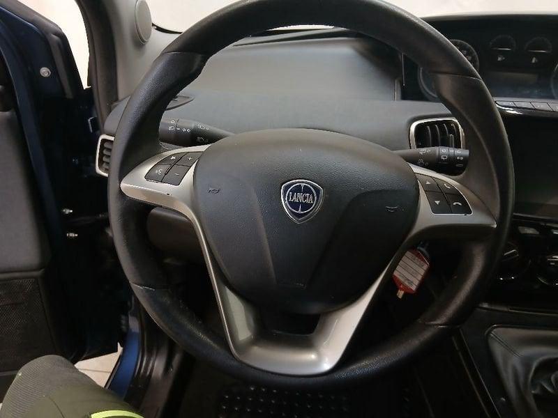 Lancia Ypsilon 1.0 firefly hybrid Gold s&s 70cv