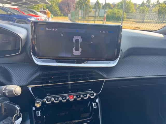 PEUGEOT 2008 Hybrid 145 e-DCS6 Allure