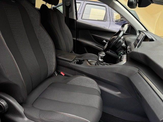 PEUGEOT 5008 BlueHDi 150 S&S Business 7POSTI!!!