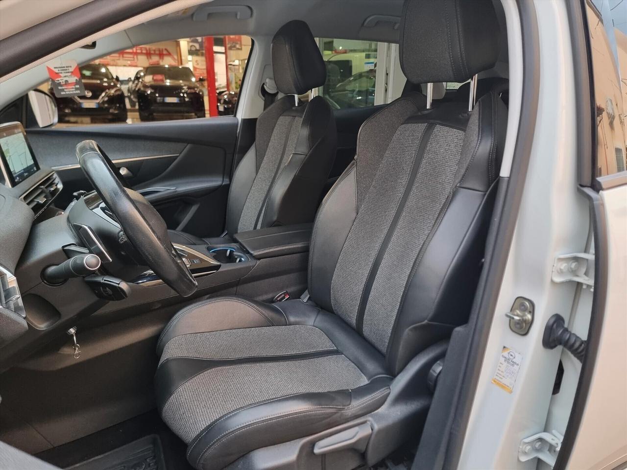 Peugeot 3008 BlueHDi 130 S&S EAT8 Allure ACTIGRIPP NAVIGATORE