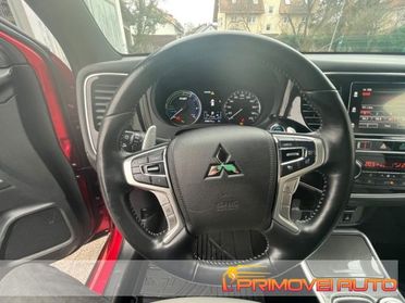 MITSUBISHI Outlander 2.4 MIVEC 4WD PHEV Diamond SDA