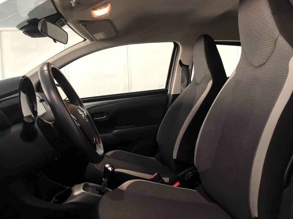 Toyota Aygo 5 Porte 1.0 VVT-i x-play M-MT
