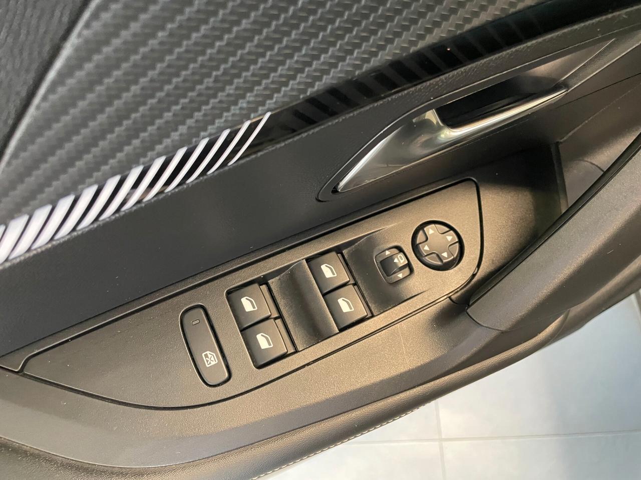 Peugeot 2008 PureTech 100 S&S Allure