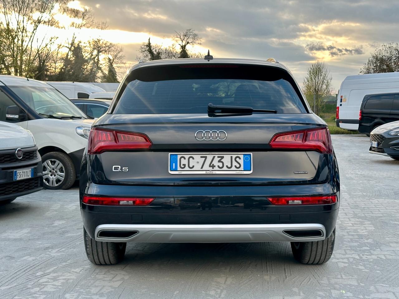 Audi Q5 45 TFSI quattro S tronic Business Sport