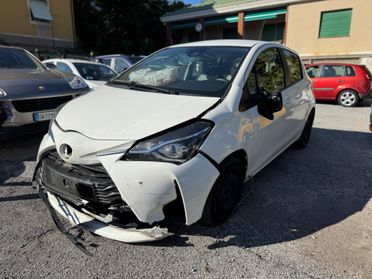 TOYOTA YARIS 1.0 BENZINA SINISTRATA