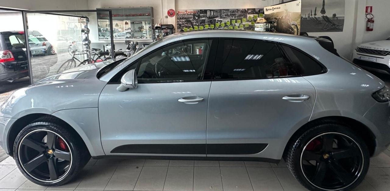 Porsche Macan 2.0 245 HP RESTYLING FULL TENUTA IN MODO MANIACALE