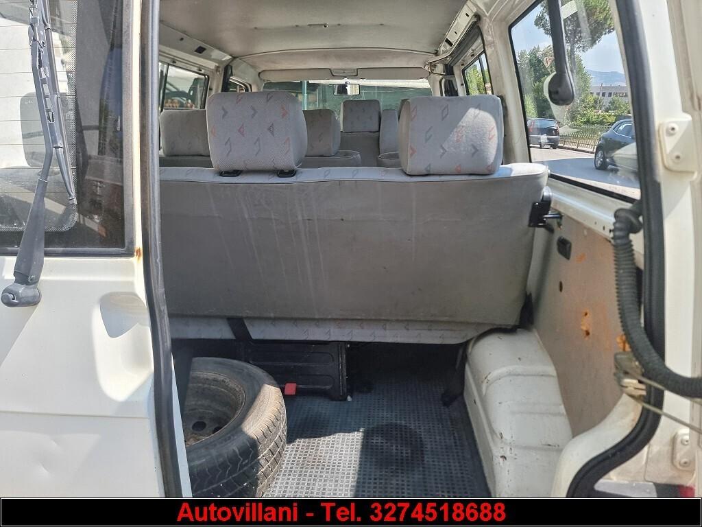 VOLKSWAGEN CARAVELLE-9 POSTI 2001