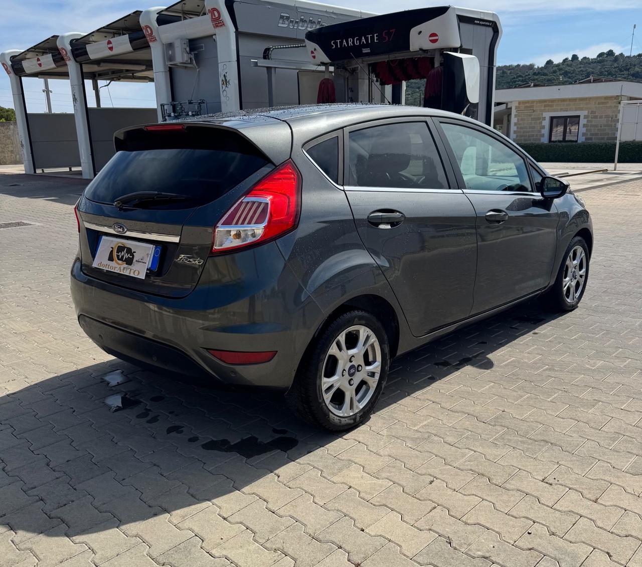 Ford Fiesta 1.5 TDCi 75CV 5 porte Titanium
