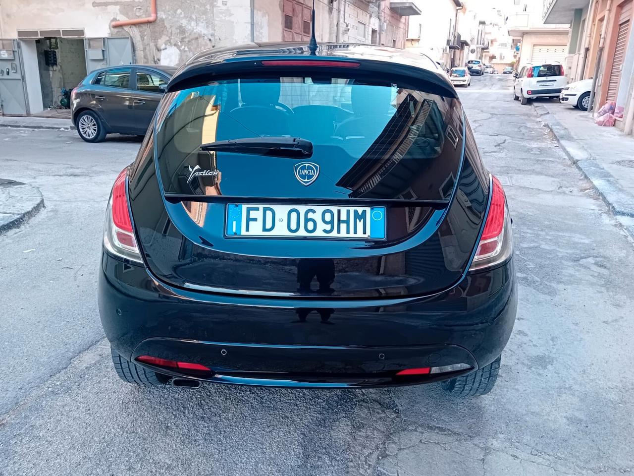 Lancia Ypsilon 1.2 69 CV 5 porte Opening Edition
