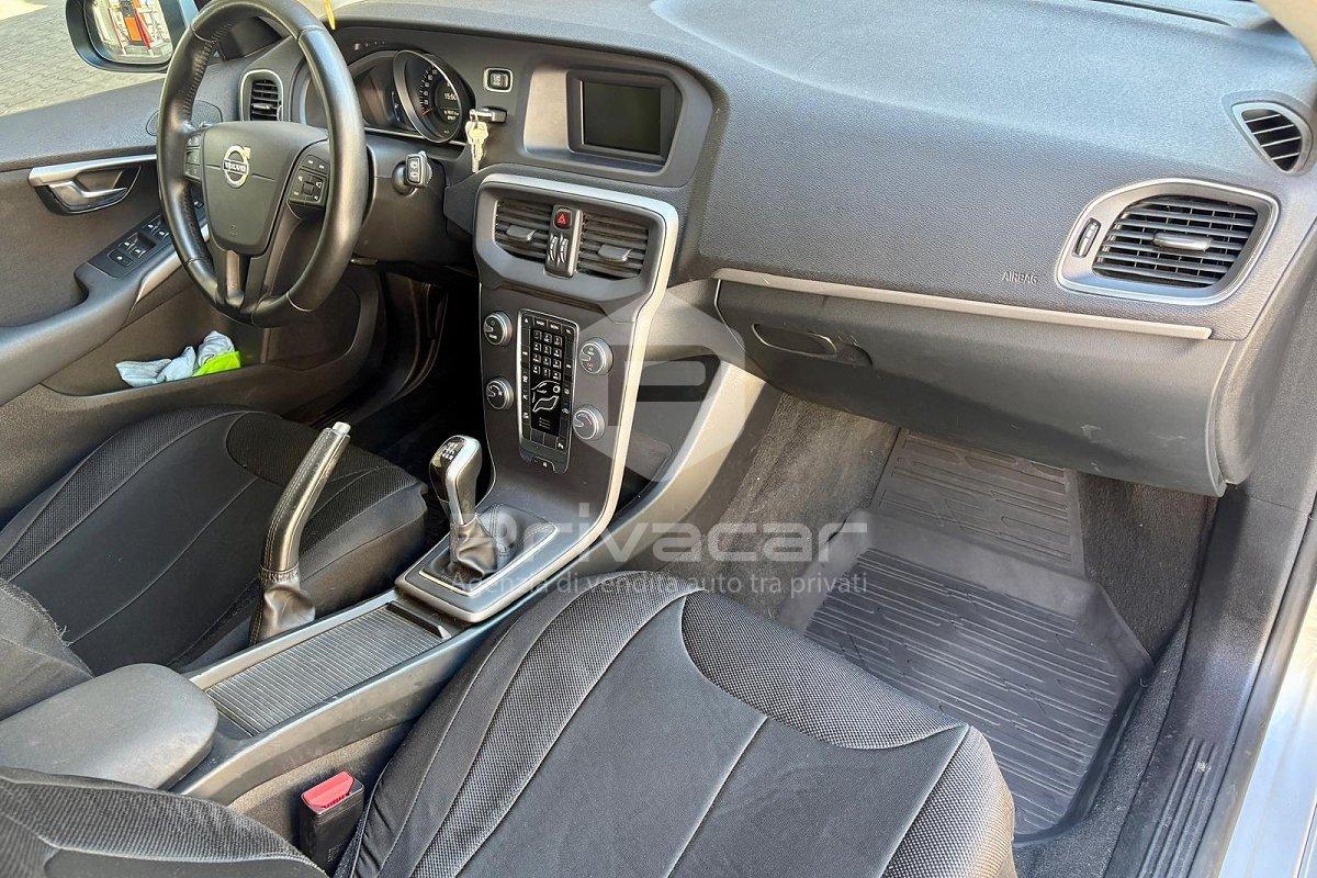 VOLVO V40 D2 R-design Kinetic
