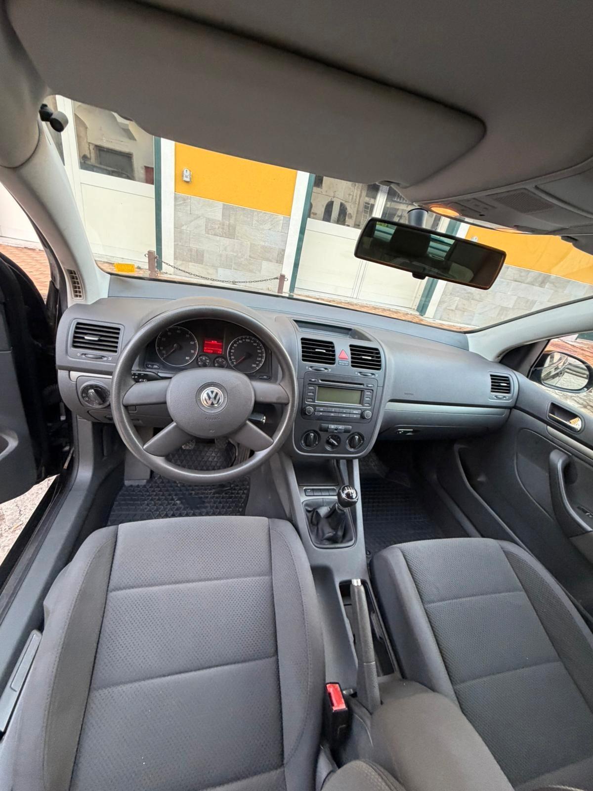 Volkswagen Golf 1.6 16V FSI 3p. Comfortline
