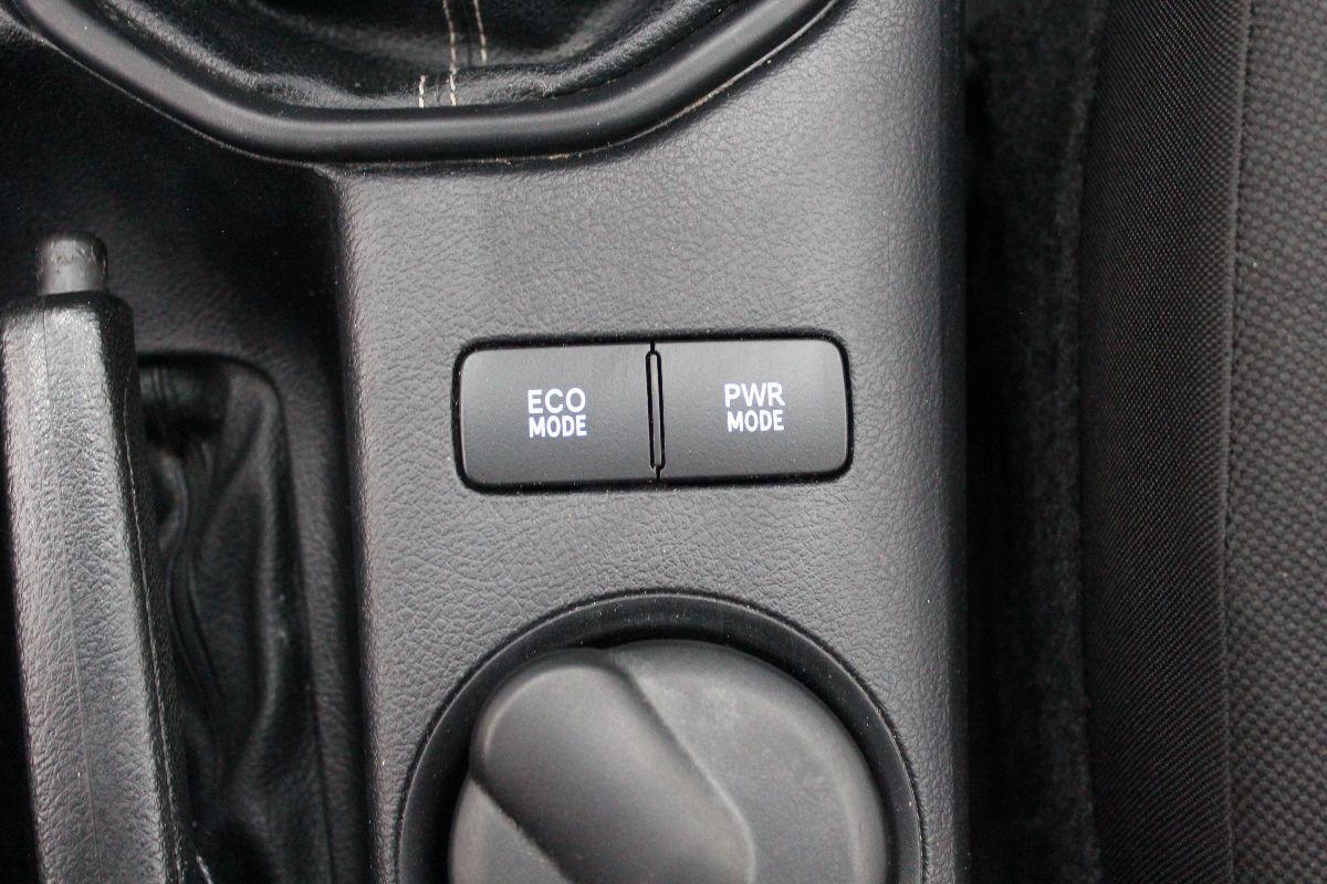 TOYOTA HILUX 2.4 D4D M/T DC 4X4 COMFORT .VC.