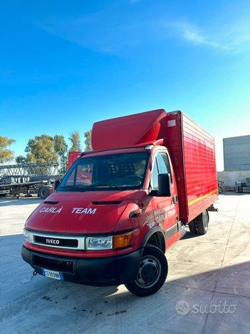 IVECO DAILY CON SPONDA IDRAULICA