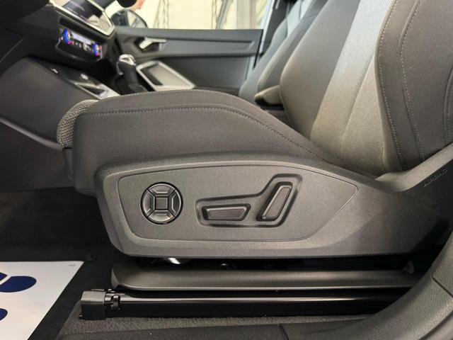 AUDI Q3 35 TDI S tronic Business Advanced