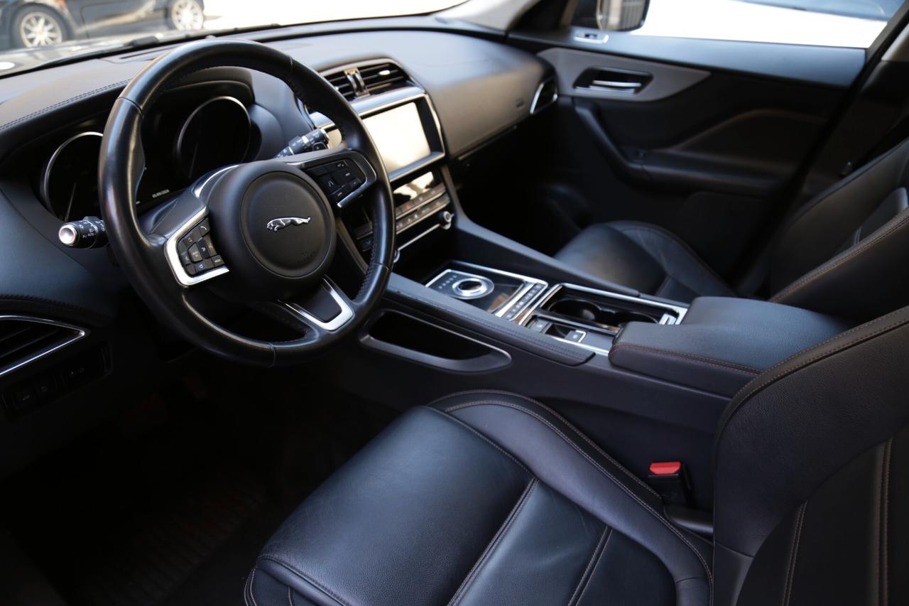 Jaguar F-Pace 2.0 D 180 CV AWD aut. Chequered Flag