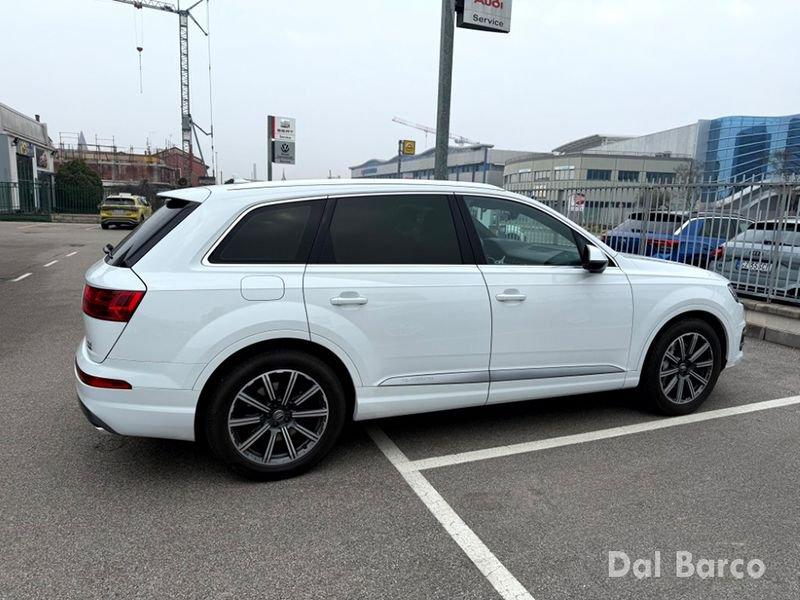 Audi Q7 V6 3.0 TDI 150kW quattro tiptronic
