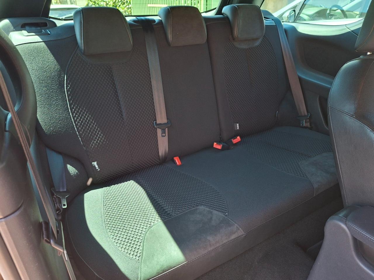 Ds DS3 3 1.2 VTi 82 Just Black