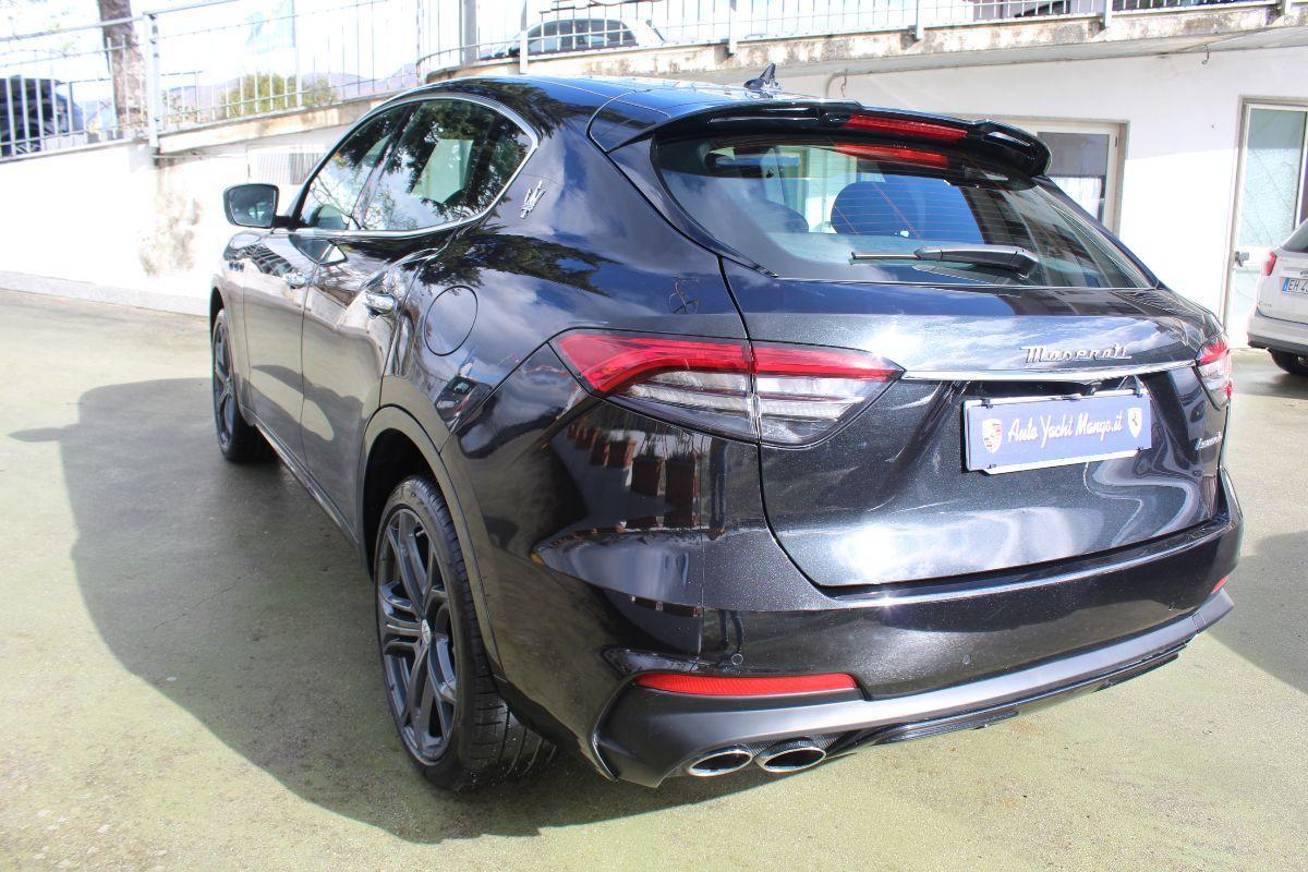 MASERATI - Levante