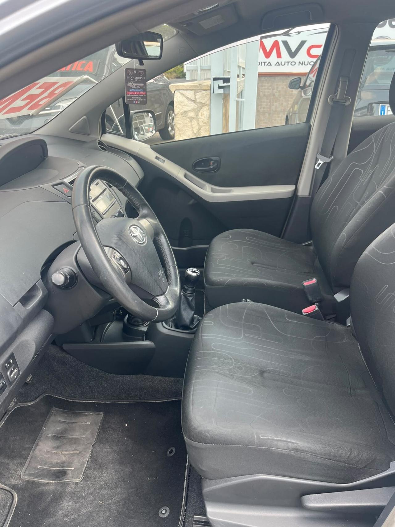 Toyota Yaris 1.0 5 porte Sol