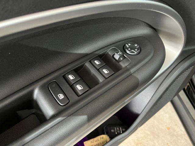 JEEP Avenger 1.2 T Summit "18 BLACK/F.LED/TELEC.+PARK PLUS