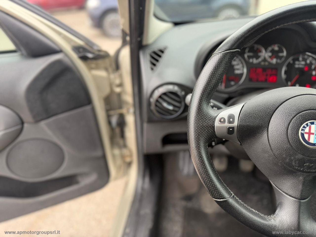 ALFA ROMEO 147 1.6 TS 105CV 5p. Distinctive