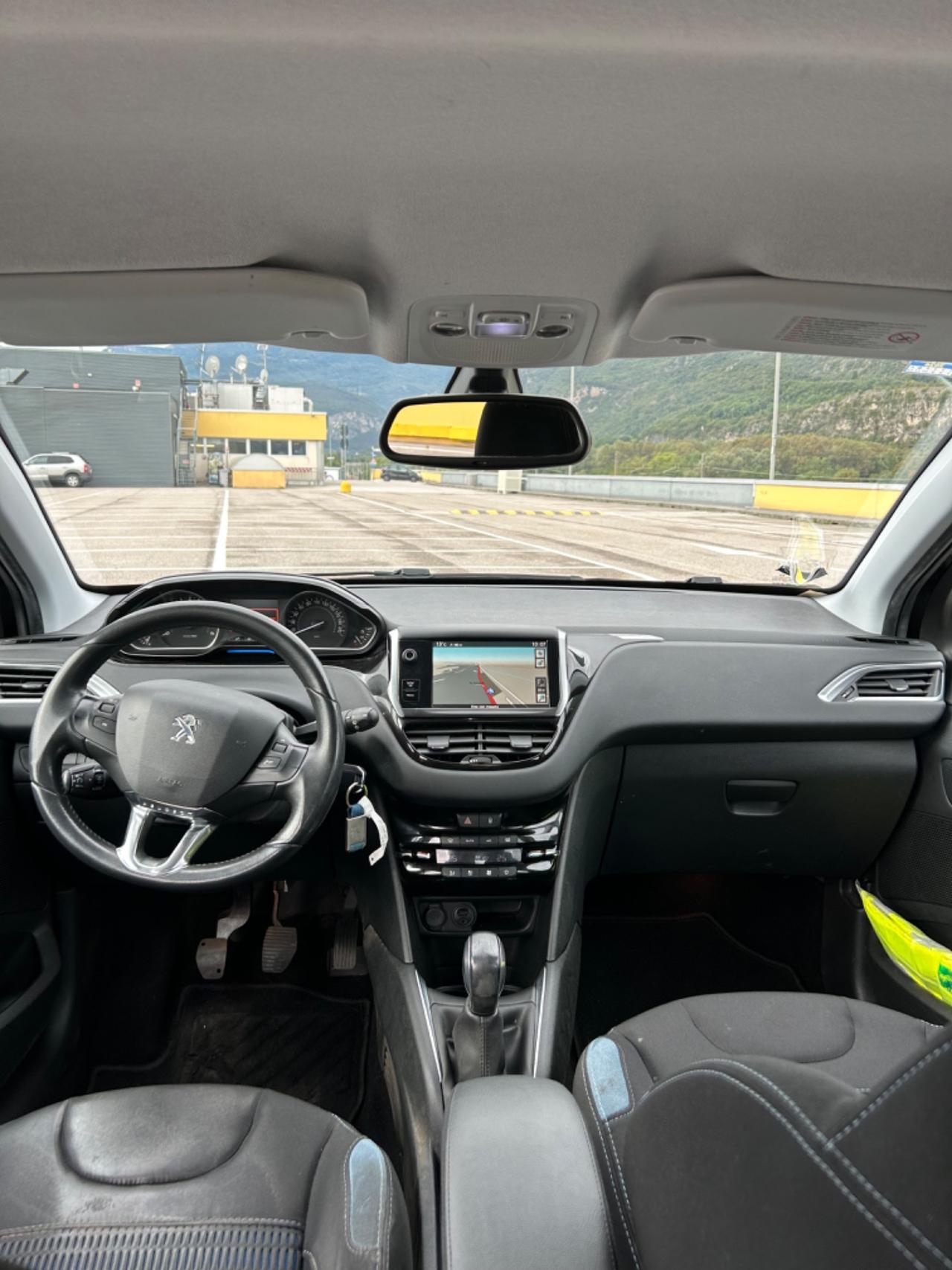 Peugeot 208 1.4 HDi 68 CV Active Neopatentati