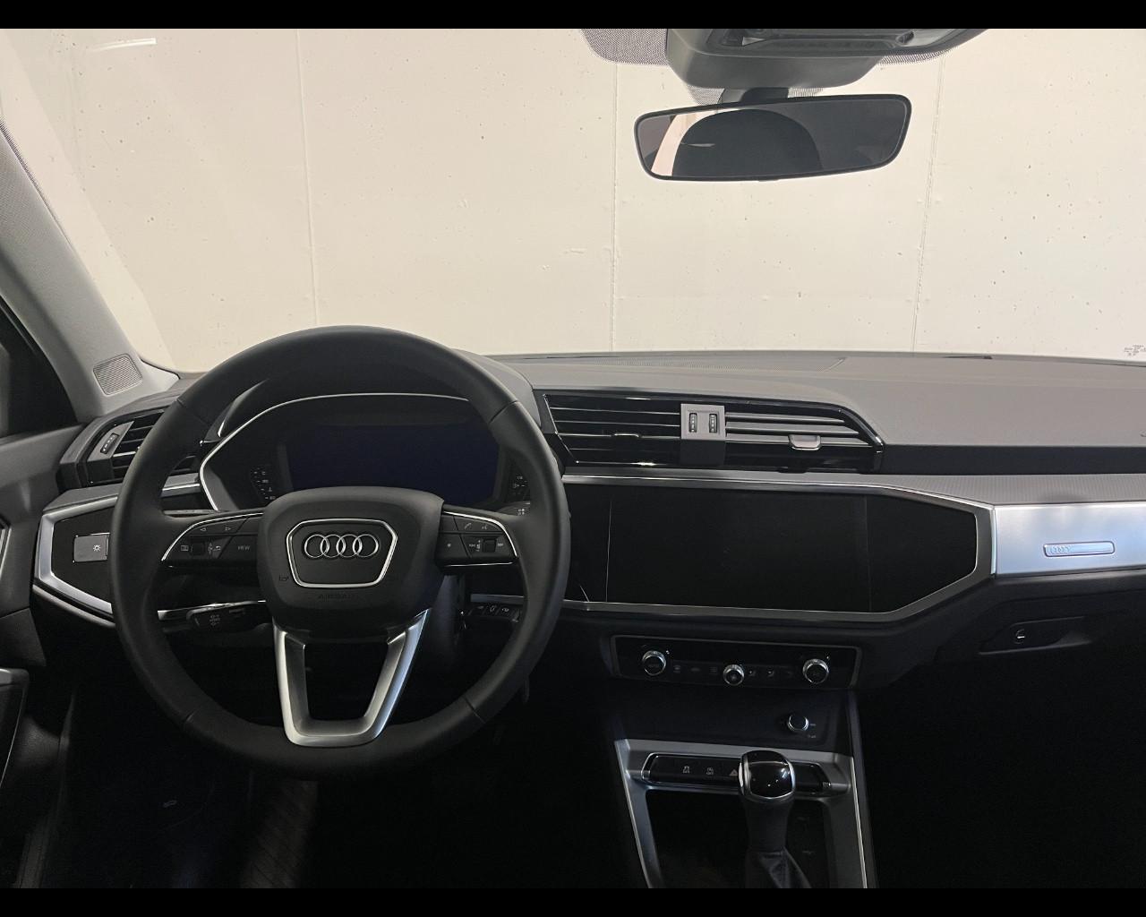 AUDI Q3 35 TFSI S TRONIC S LINE