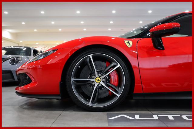FERRARI 296 GTB|LIFT|DISPLAY PASS|RETROCAMERA|
