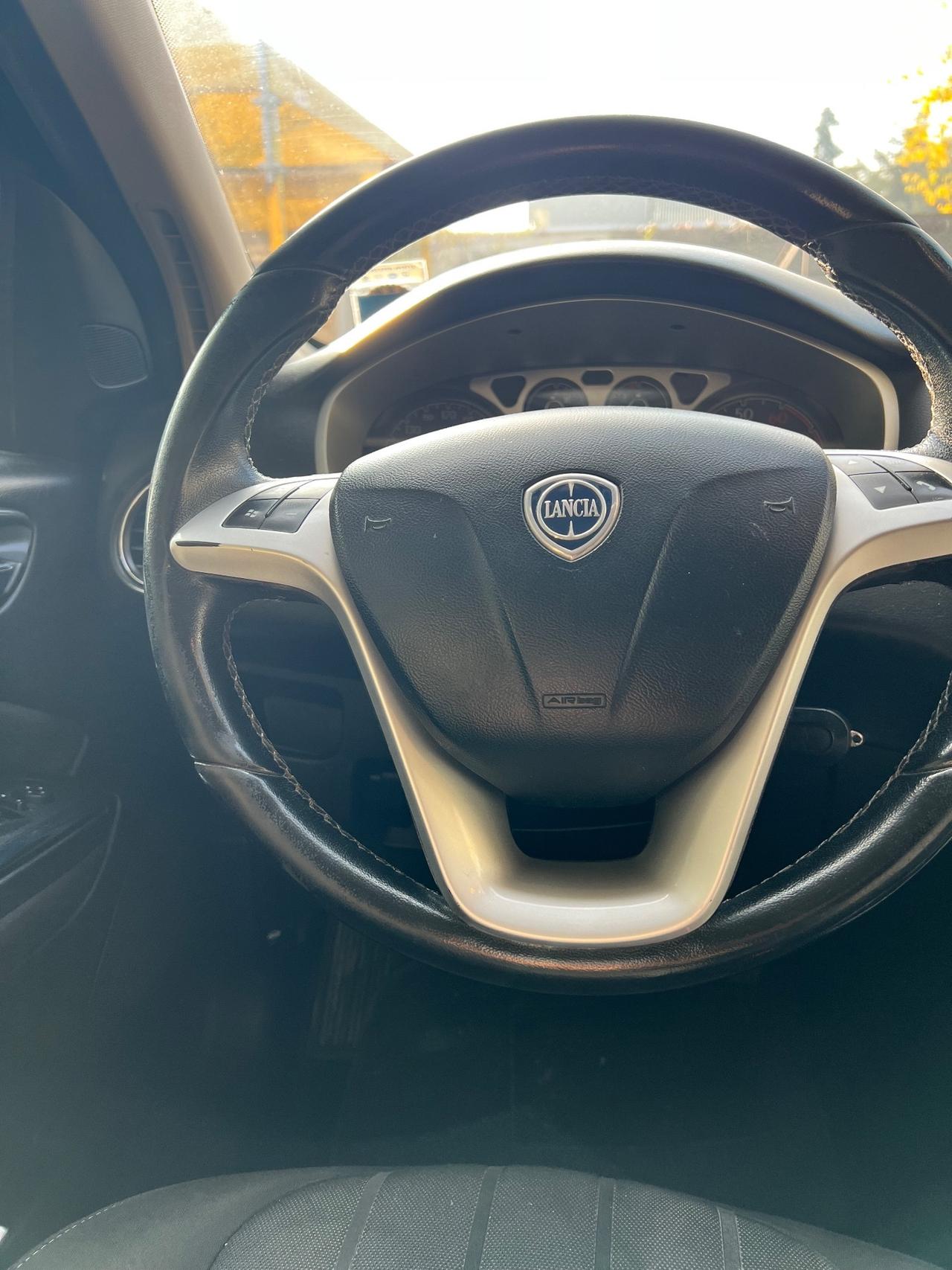Lancia Delta 1.4 T-Jet 120 CV GPL/ 2013