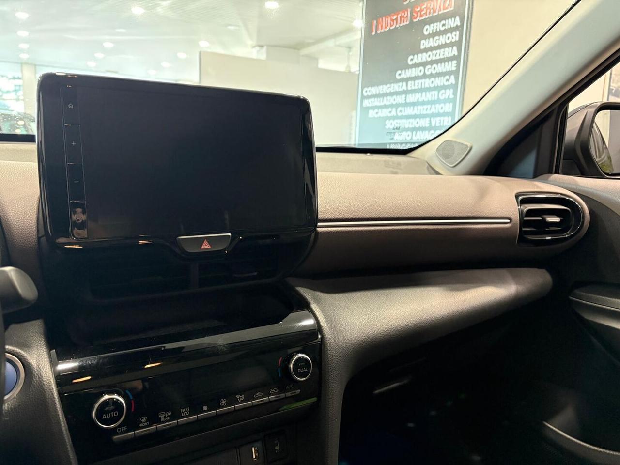 Toyota Yaris Cross 1.5h Lounge fwd 116cv e-cvt