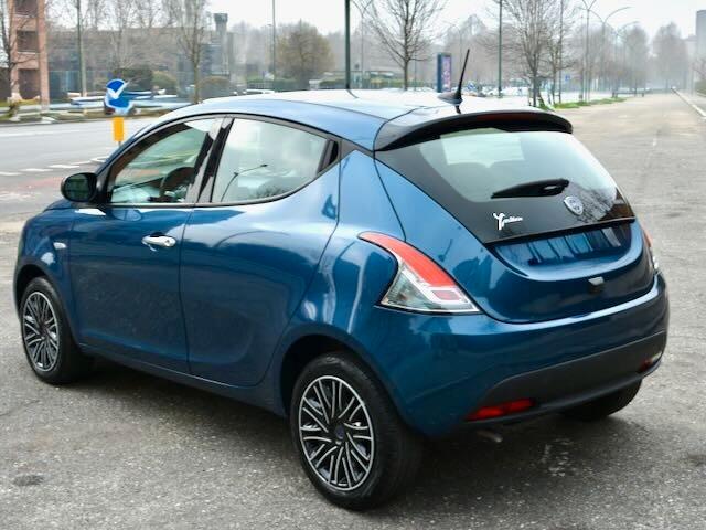 Lancia Ypsilon 1.0 FireFly 5 porte S&S Hybrid Gold